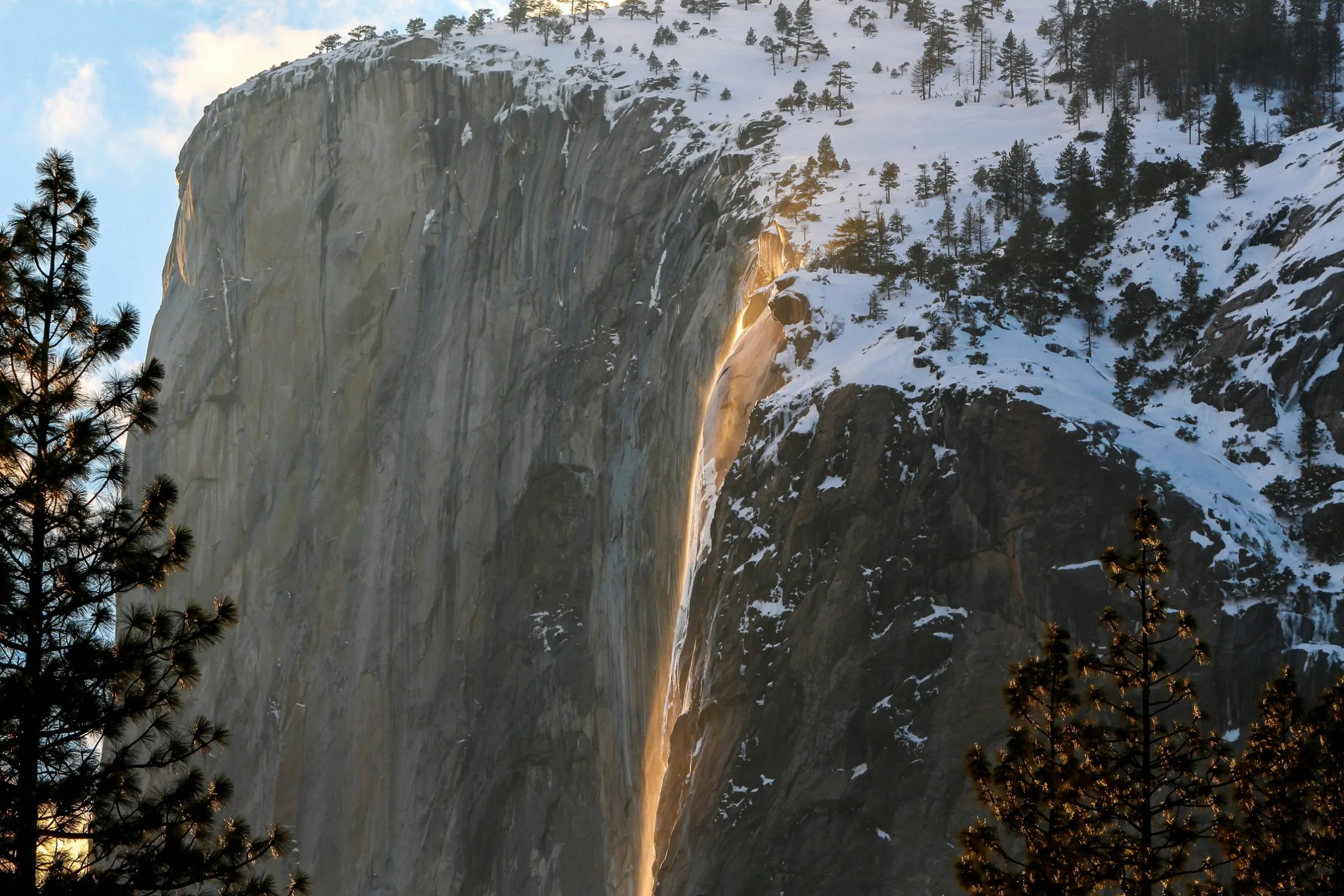 Yosemite National Park After Dark: Horsetail fall firefall